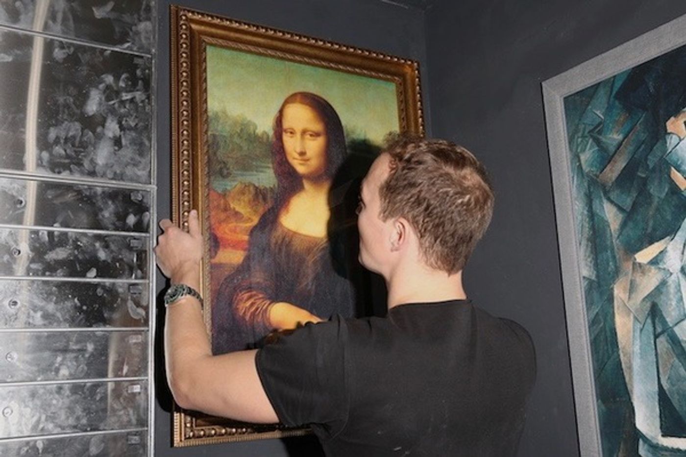 Photo Flash: THE COMEDY ABOUT A BANK ROBBERY Cast Tackles The Million Pound Heist  Image