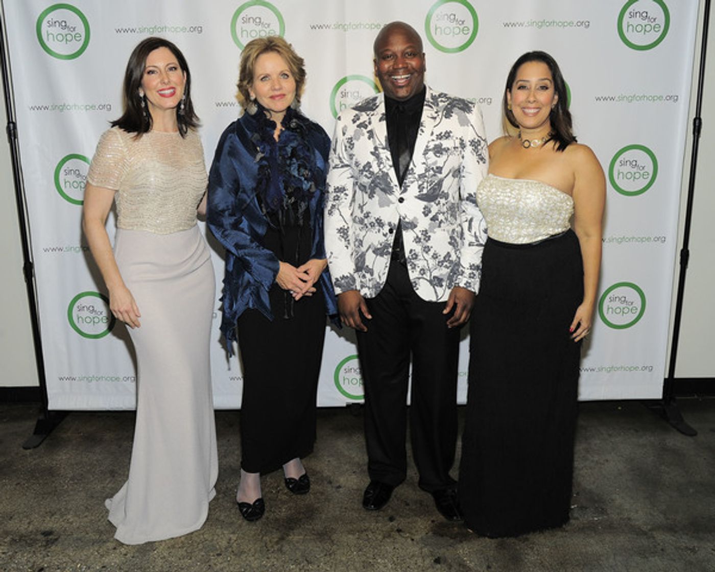 Photo Flash: Tituss Burgess, Renee Fleming and More Arrive at 2016 Sing for Hope Gala  Image