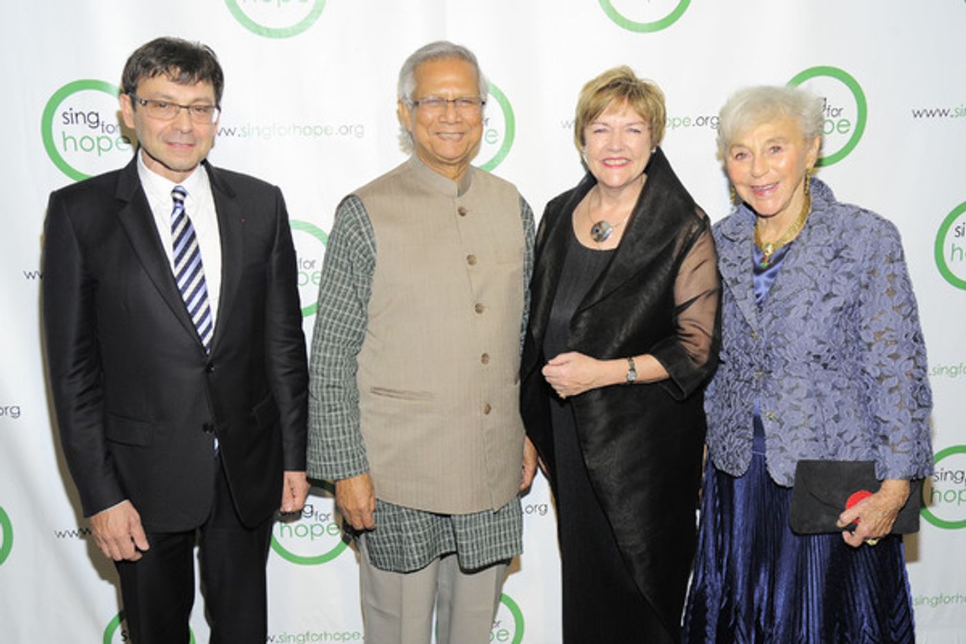 Photo Flash: Tituss Burgess, Renee Fleming and More Arrive at 2016 Sing for Hope Gala  Image