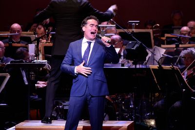 Brian d'Arcy James Photo