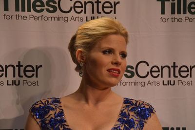  Megan Hilty Photo