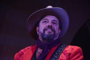 Raul Malo @ BroadwayWorld Raul Malo Photo