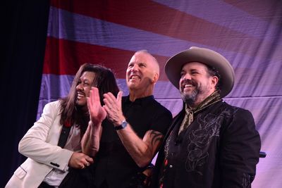 Eddie Perez, Paul Deakin and Raul Malo Photo