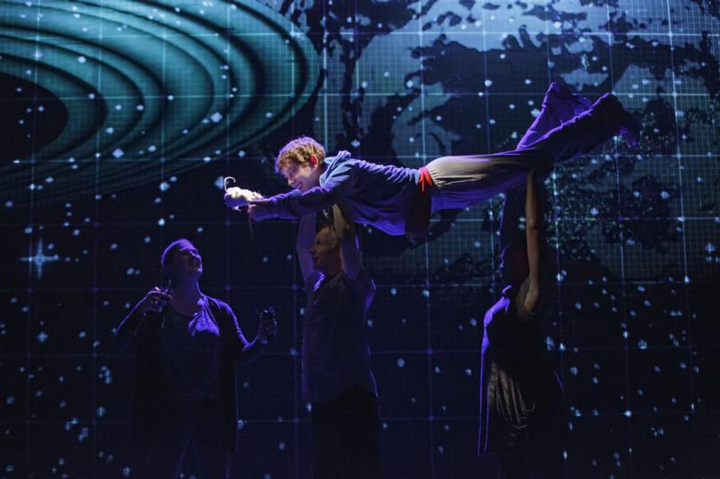 Interview: Gene Gillette Says CURIOUS INCIDENT is Unlike 'Anything You've Ever Seen Before'  Image