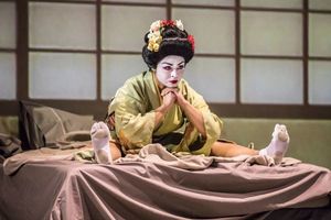 Julie Yammanee Photo