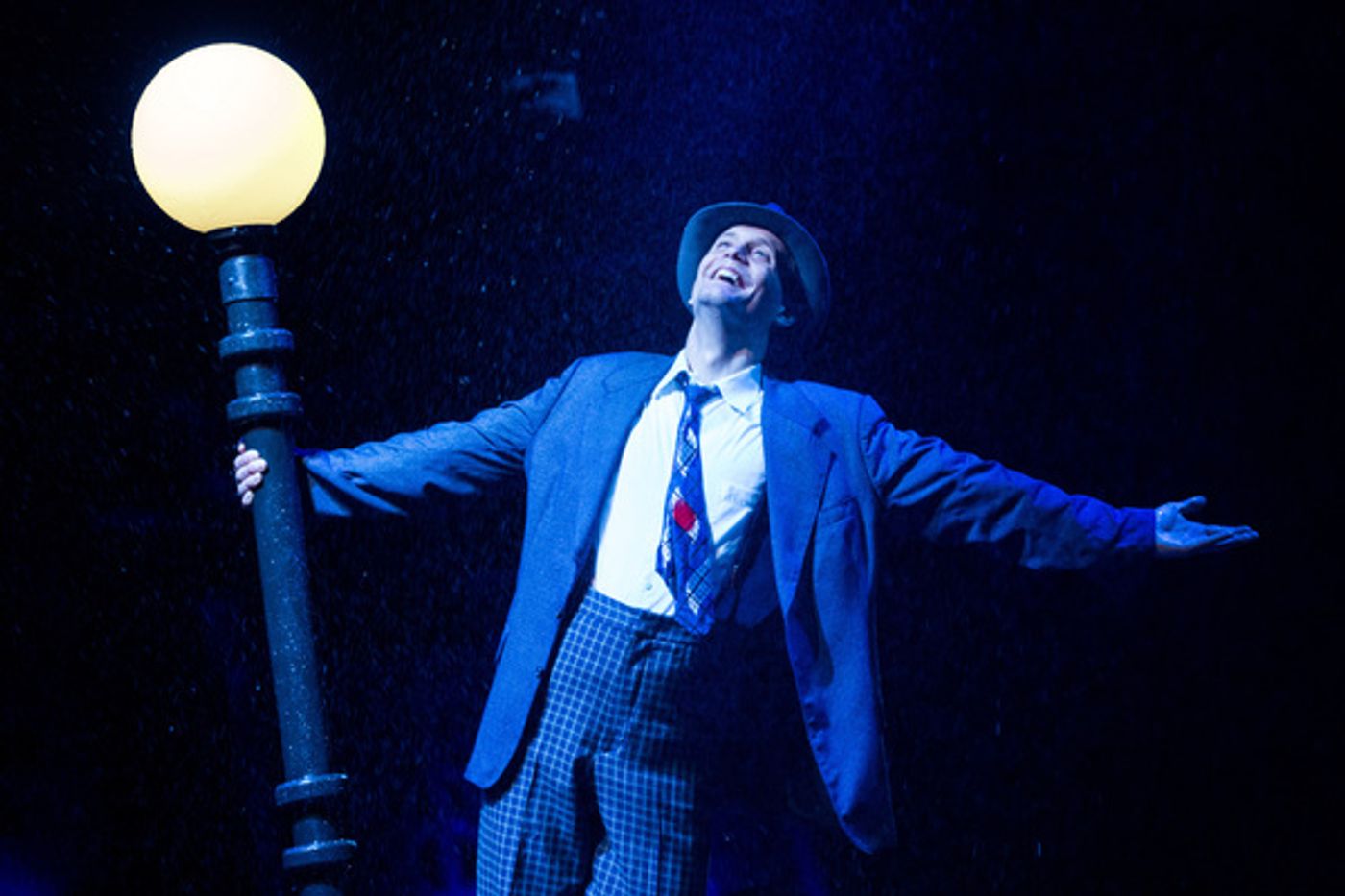 Photo Flash: Splash with Starry SINGIN' IN THE RAIN at The Marriott Theatre  Image