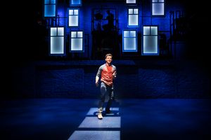 Jonathan Bailey Photo