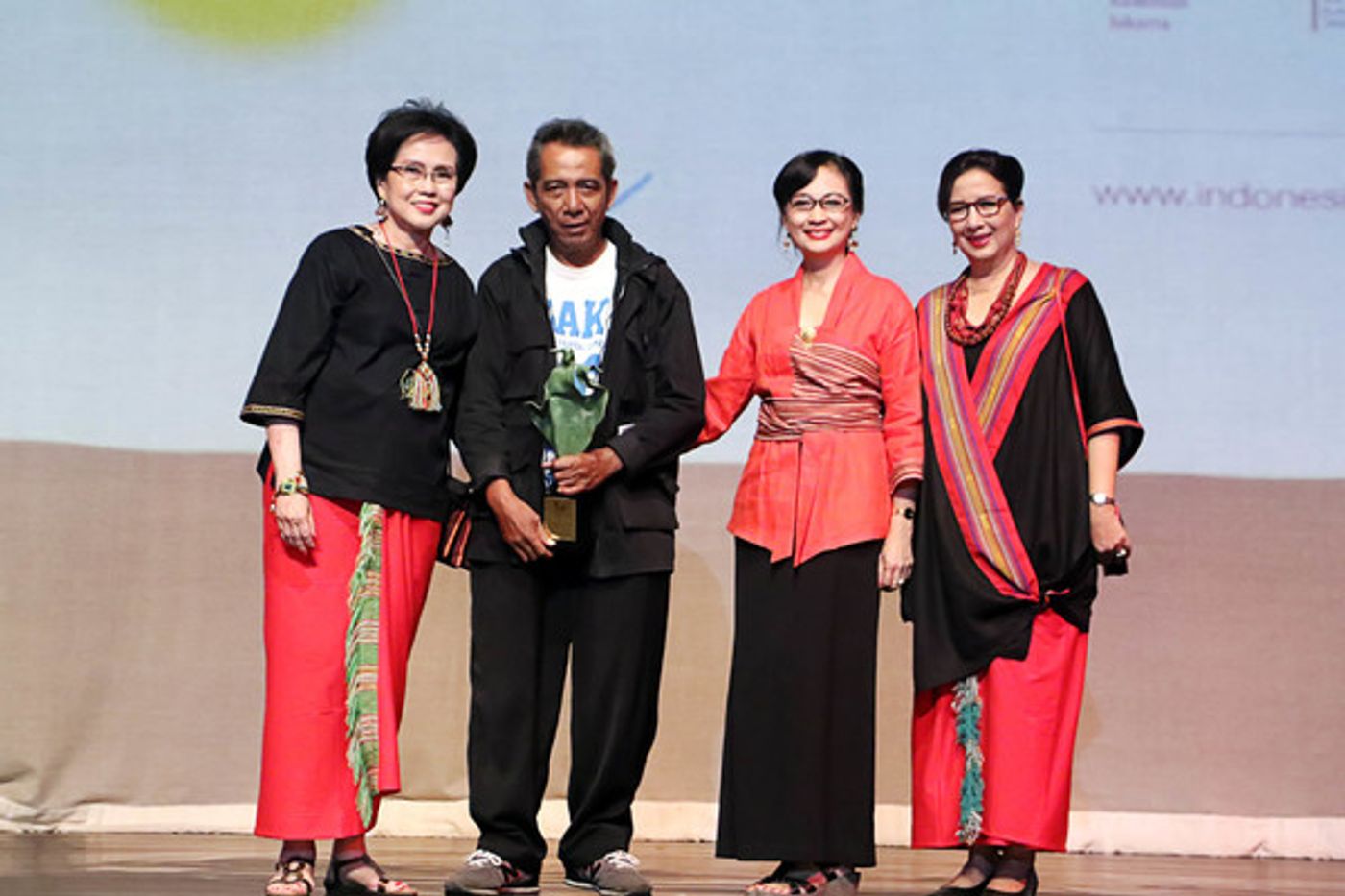 Photo Flash: Indonesian Dance Festival 2016 are kicked off with breathtaking performance 'TOMORROW AS PROPOSED' Photo Flash: Indonesian Dance Festival 2016 are kicked off with breathtaking performance 'TOMORROW AS PROPOSED' Image