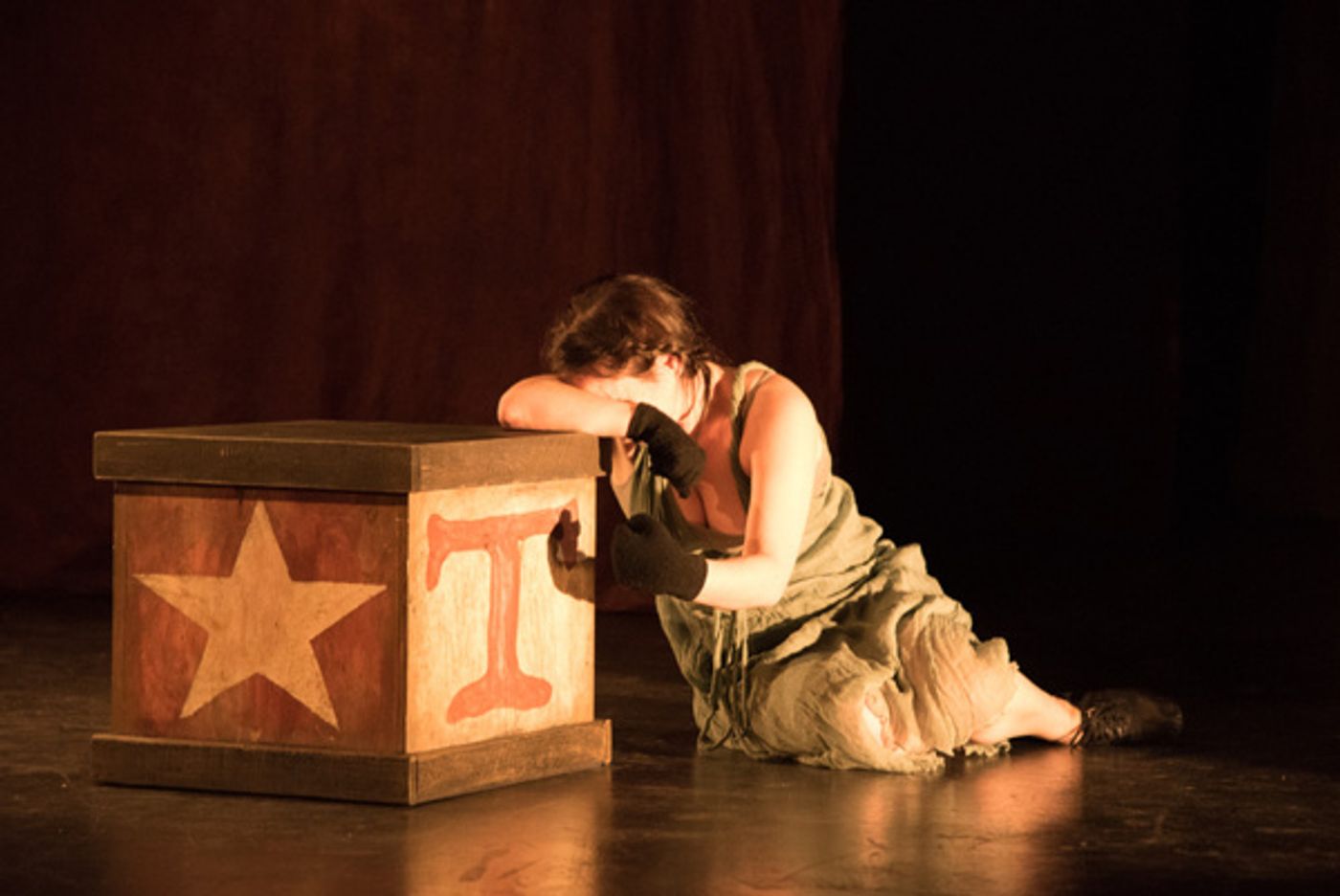 Photo Flash: Shakespeare's TITUS Heads to the Circus at New York Deaf Theatre Photo Flash: Shakespeare's TITUS Heads to the Circus at New York Deaf Theatre Image