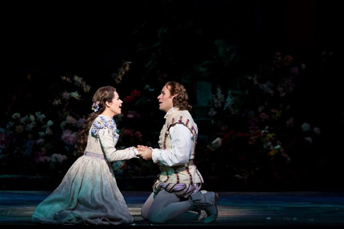 Review: Houston Grand Opera's FAUST Pulls Out All the Stops  Image