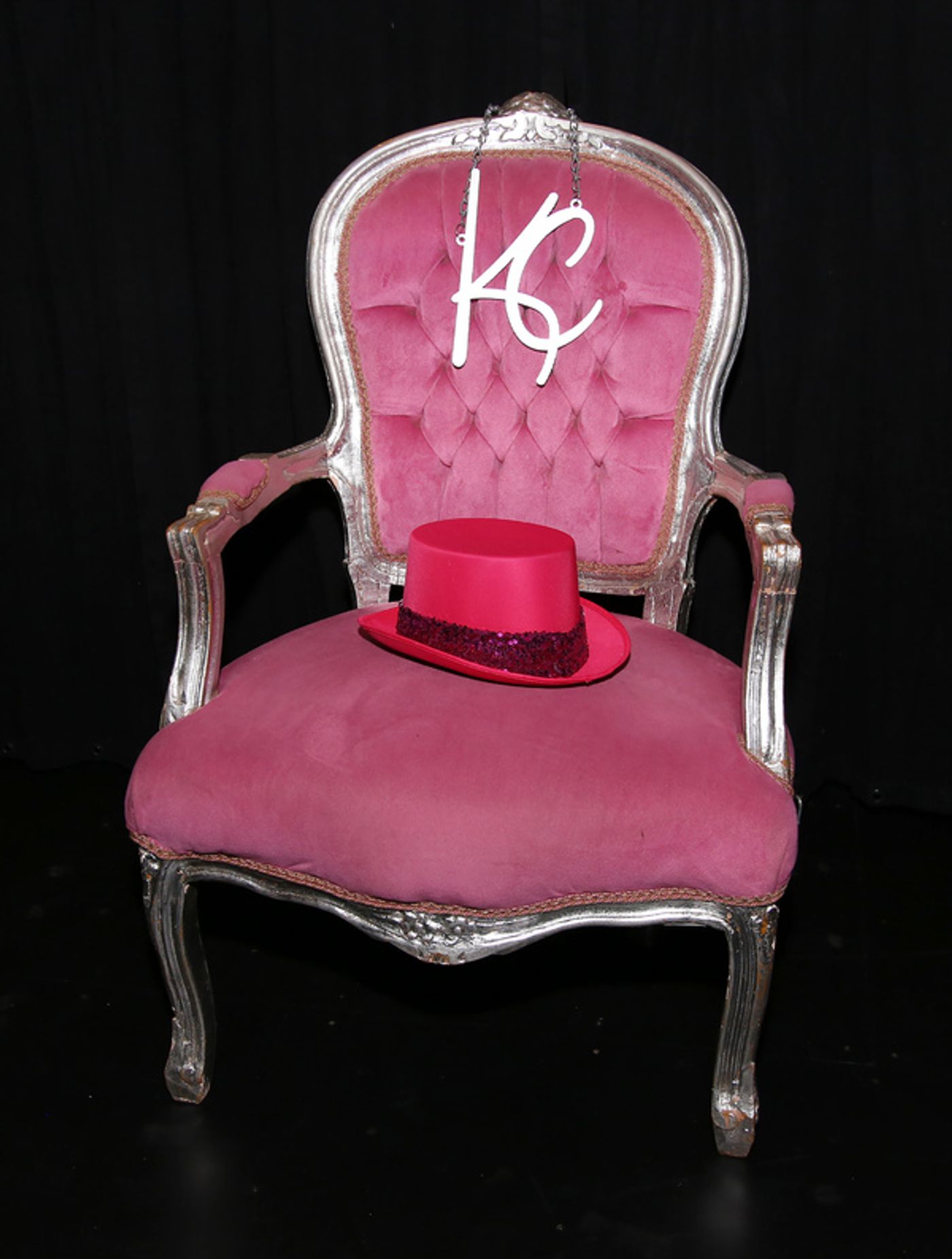 Exclusive Photo Coverage: Backstage on Broadway with Kristin Chenoweth Exclusive Photo Coverage: Backstage on Broadway with Kristin Chenoweth Image