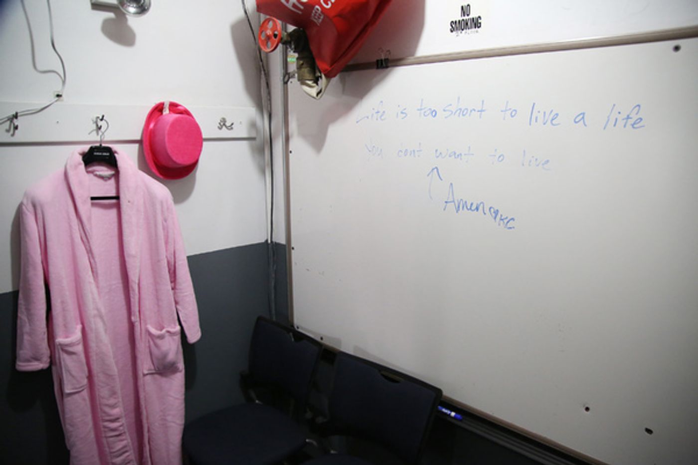 Exclusive Photo Coverage: Backstage on Broadway with Kristin Chenoweth Exclusive Photo Coverage: Backstage on Broadway with Kristin Chenoweth Image