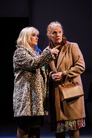 Linda Nolan, Louise Jameson  Photo