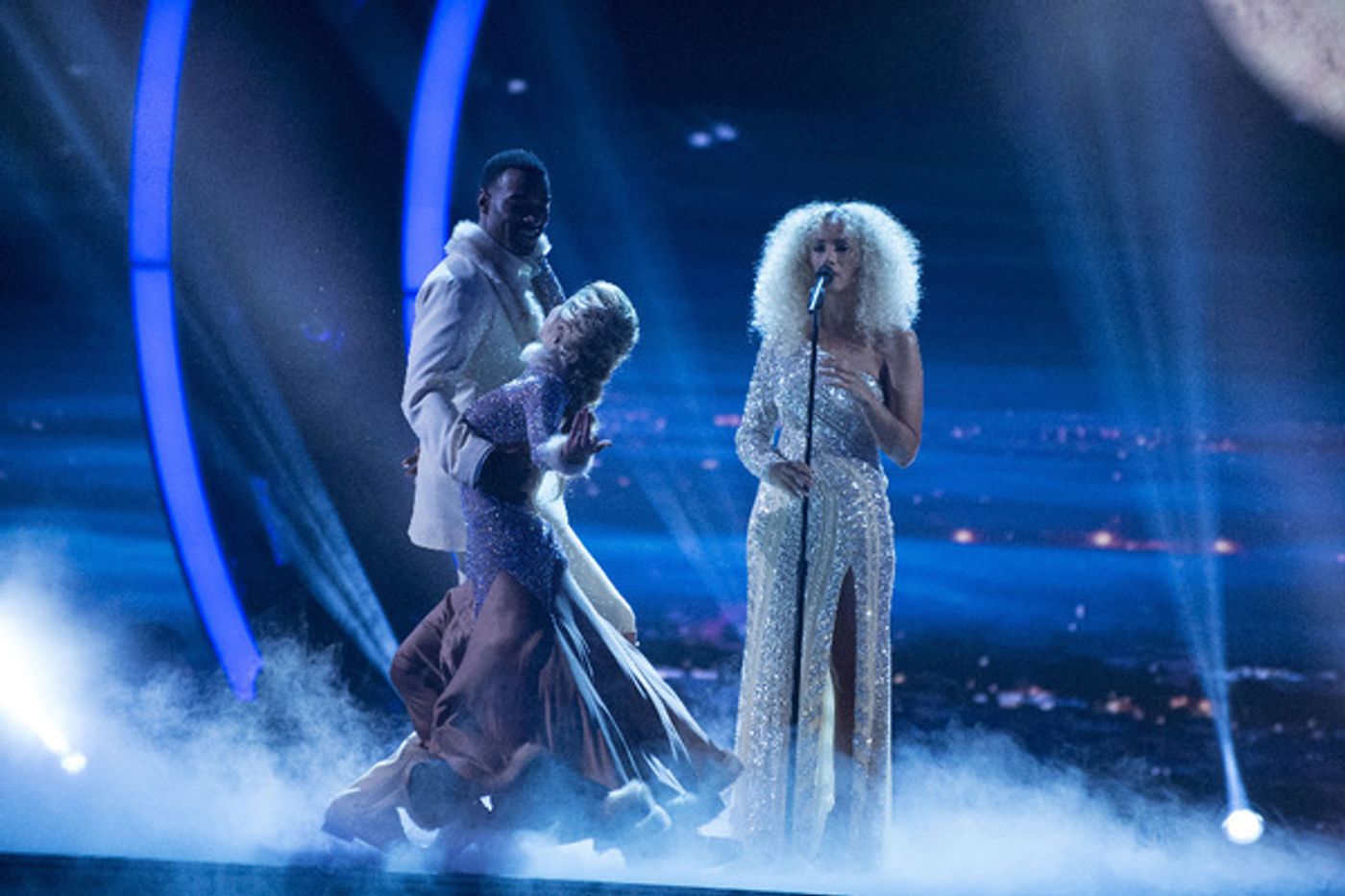 Photo Flash: Mark Ballas, Leona Lewis, Idina Menzel & More Perform on DWTS' Broadway Night!  Image