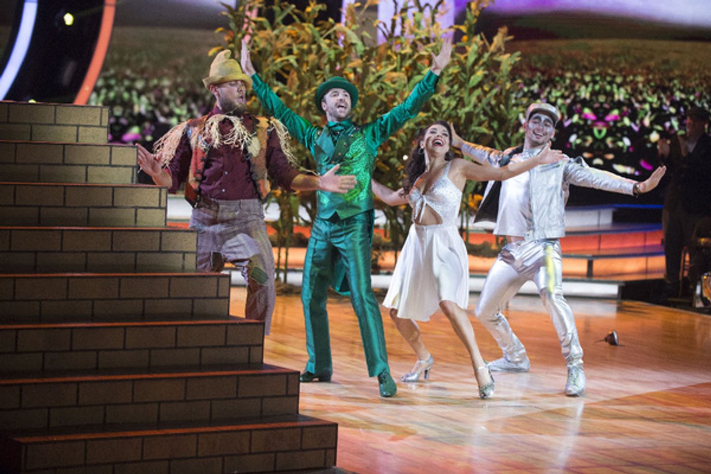 Photo Flash: Mark Ballas, Leona Lewis, Idina Menzel & More Perform on DWTS' Broadway Night!  Image