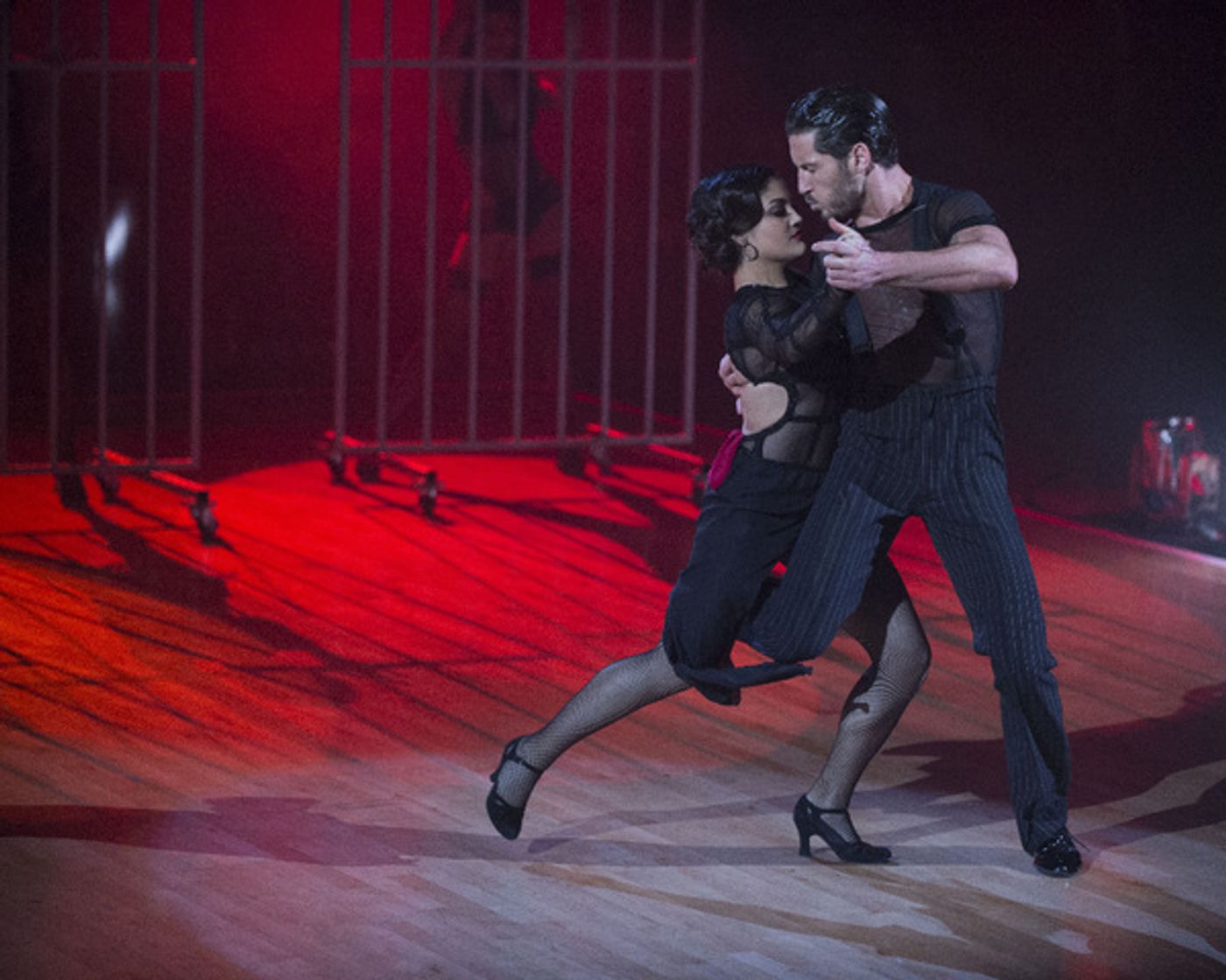 Photo Flash: Mark Ballas, Leona Lewis, Idina Menzel & More Perform on DWTS' Broadway Night!  Image