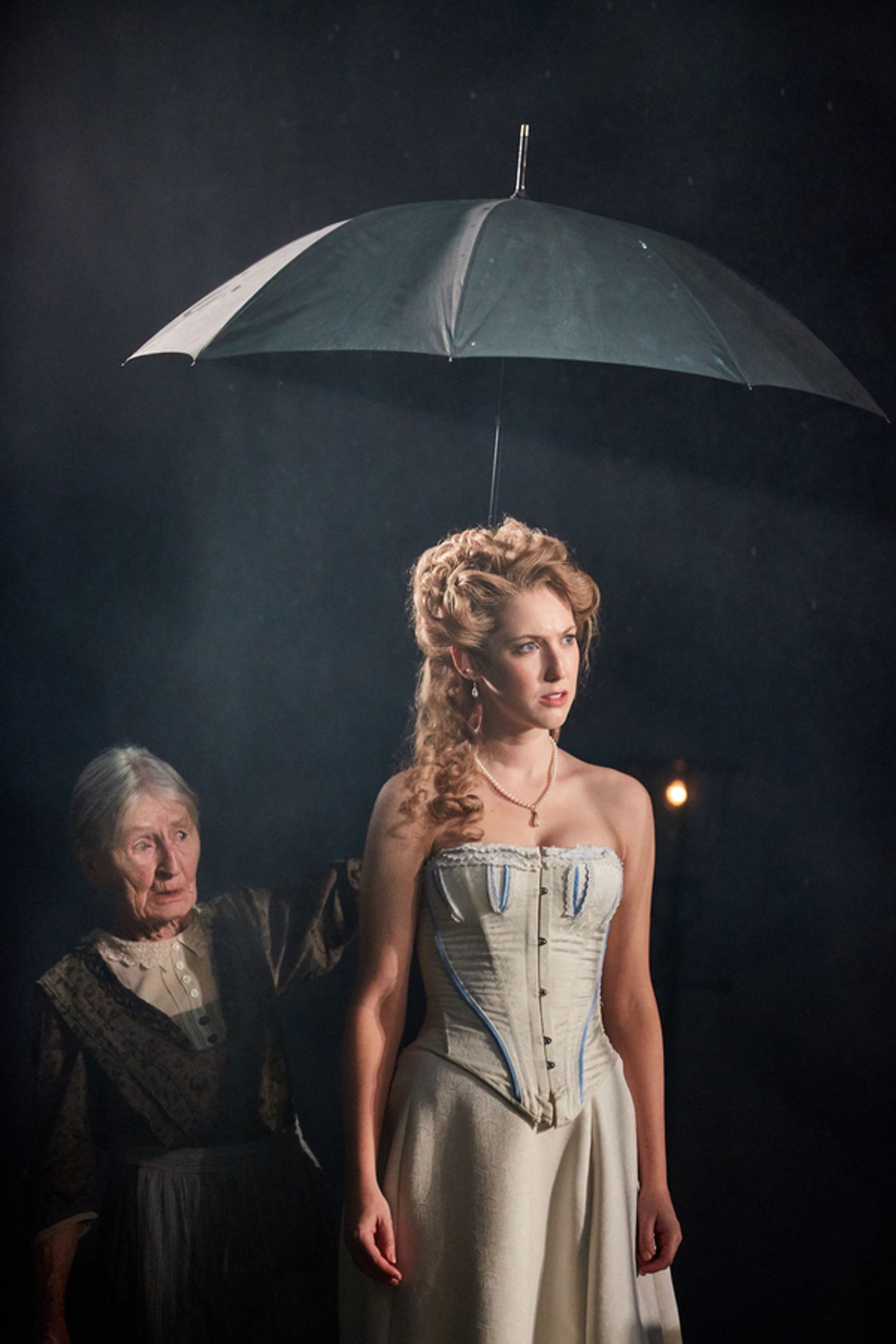 Photo Flash: First Look at Clive Francis, Barbara Marten and Liam Brennan in AN INSPECTOR CALLS in the West End  Image