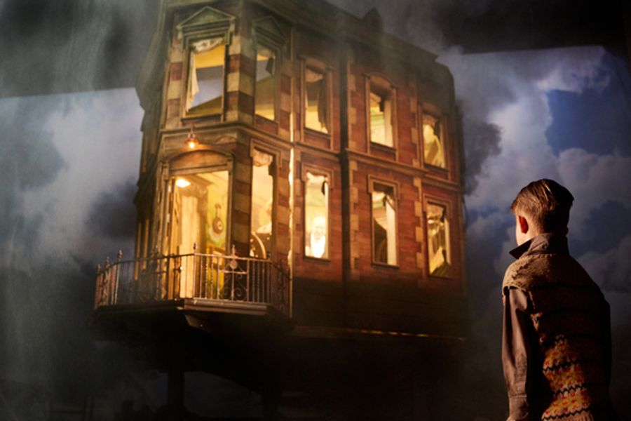 Photo Flash: First Look at Clive Francis, Barbara Marten and Liam Brennan in AN INSPECTOR CALLS in the West End Image