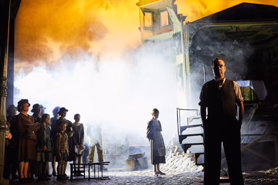 Photo Flash: First Look at Clive Francis, Barbara Marten and Liam Brennan in AN INSPECTOR CALLS in the West End Image