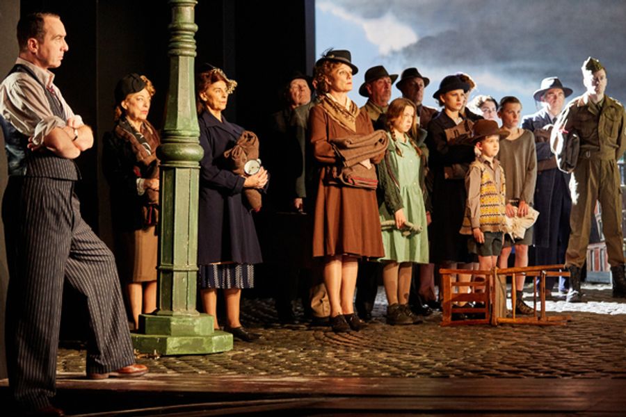 Photo Flash: First Look at Clive Francis, Barbara Marten and Liam Brennan in AN INSPECTOR CALLS in the West End Image