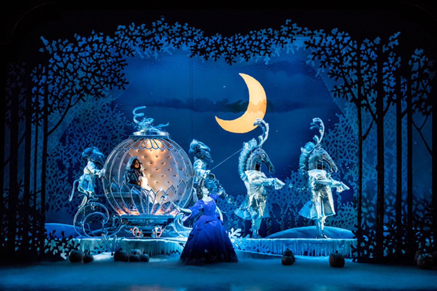 Photo Flash: An Outrageous Holiday Favorite Returns with Children's Theatre Company's CINDERELLA  Image