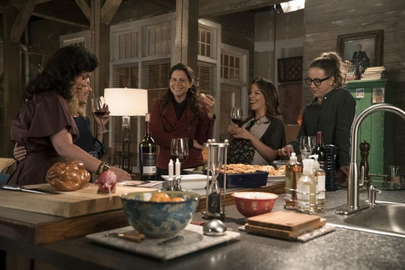 BWW Recap: Liza Covers for Aubrey, Kelsey Dates Again on YOUNGER  Image