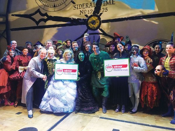 Photo Flash: WICKED Named 'Best Theatre Production for Schools' at 2016 School Travel Awards Photo Flash: WICKED Named 'Best Theatre Production for Schools' at 2016 School Travel Awards Image
