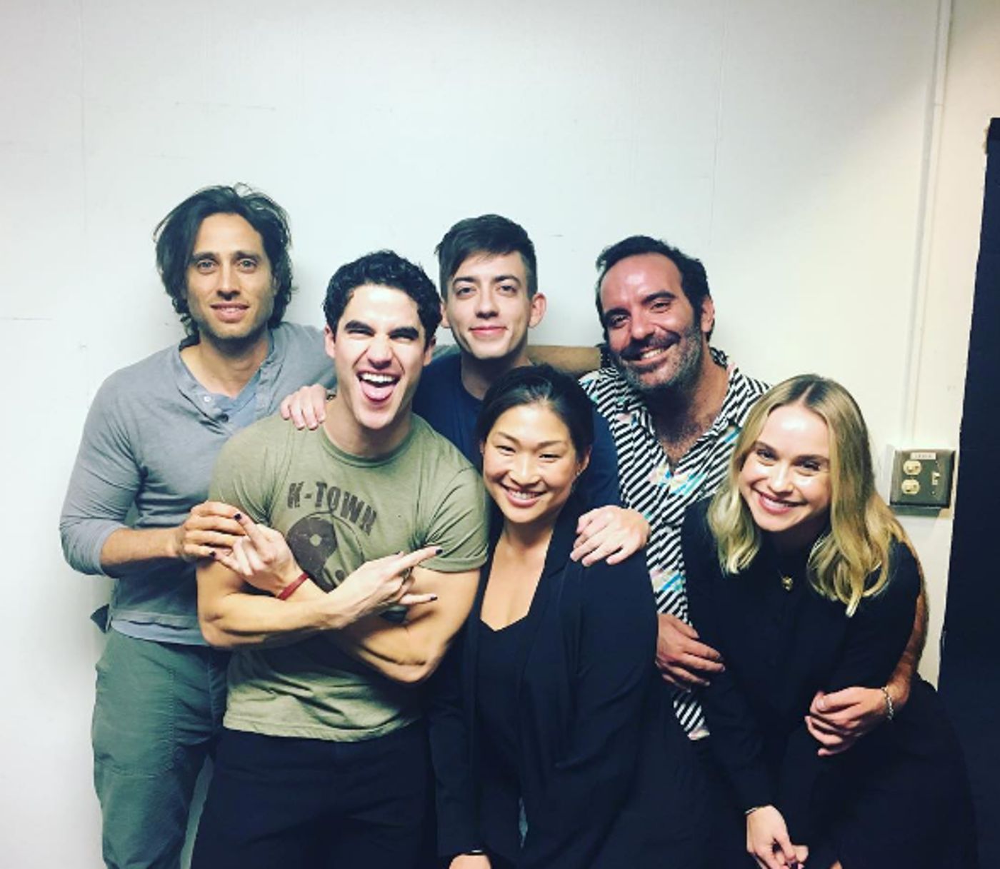 PHOTO: GLEE Cast Reunites to Show Love for HEDWIG's Darren Criss!  Image