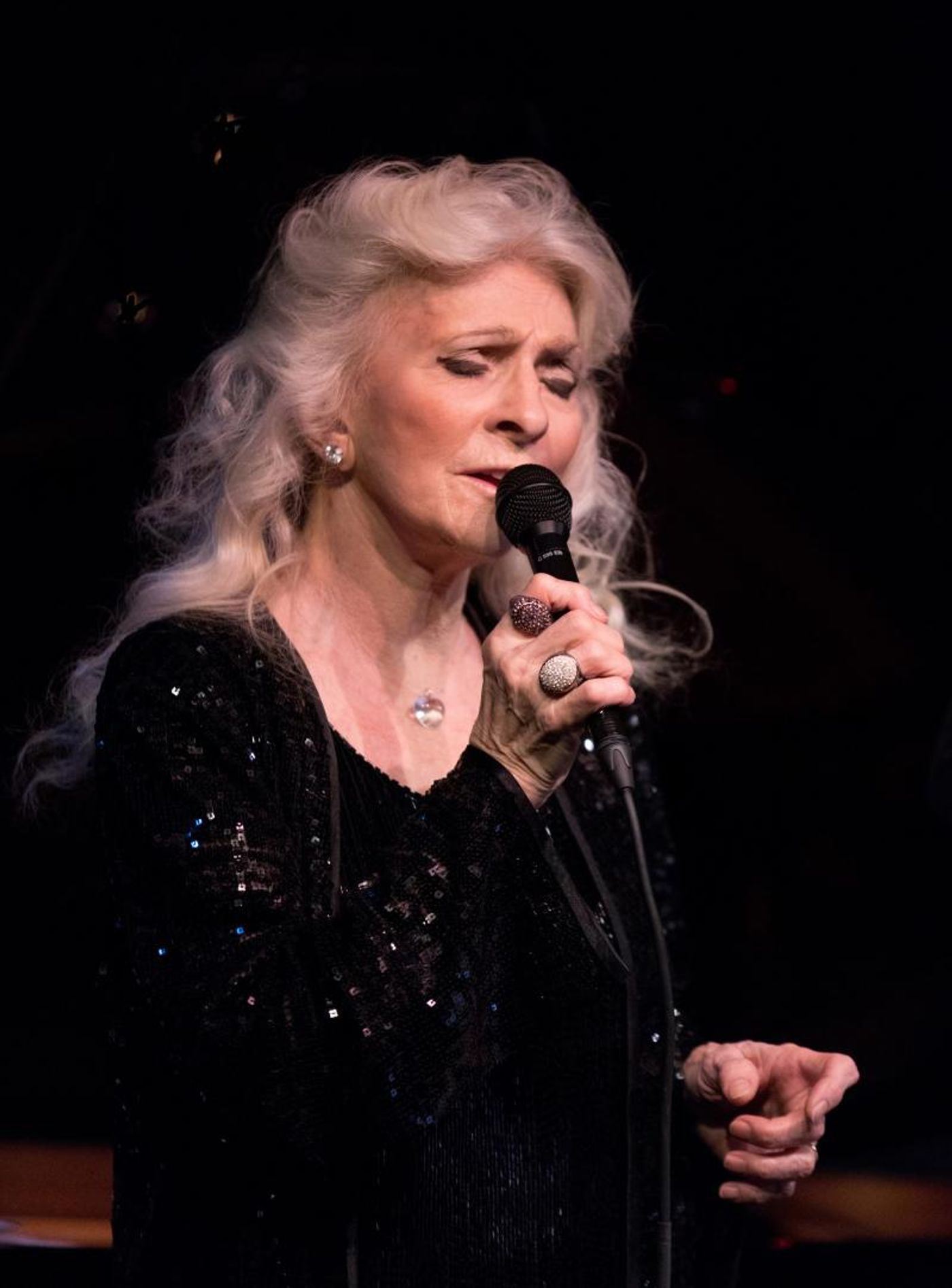 Review: Judy Collins (with Special Guest Ari Hest) Offers a Timeless Show at Café Carlyle  Image