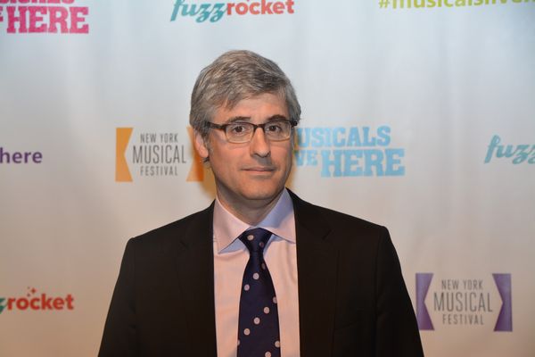 Mo Rocca Photo