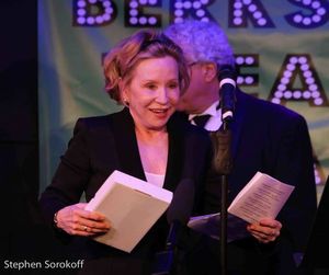 Debra Jo Rupp Photo
