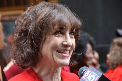 Bebe Neuwirth Photo