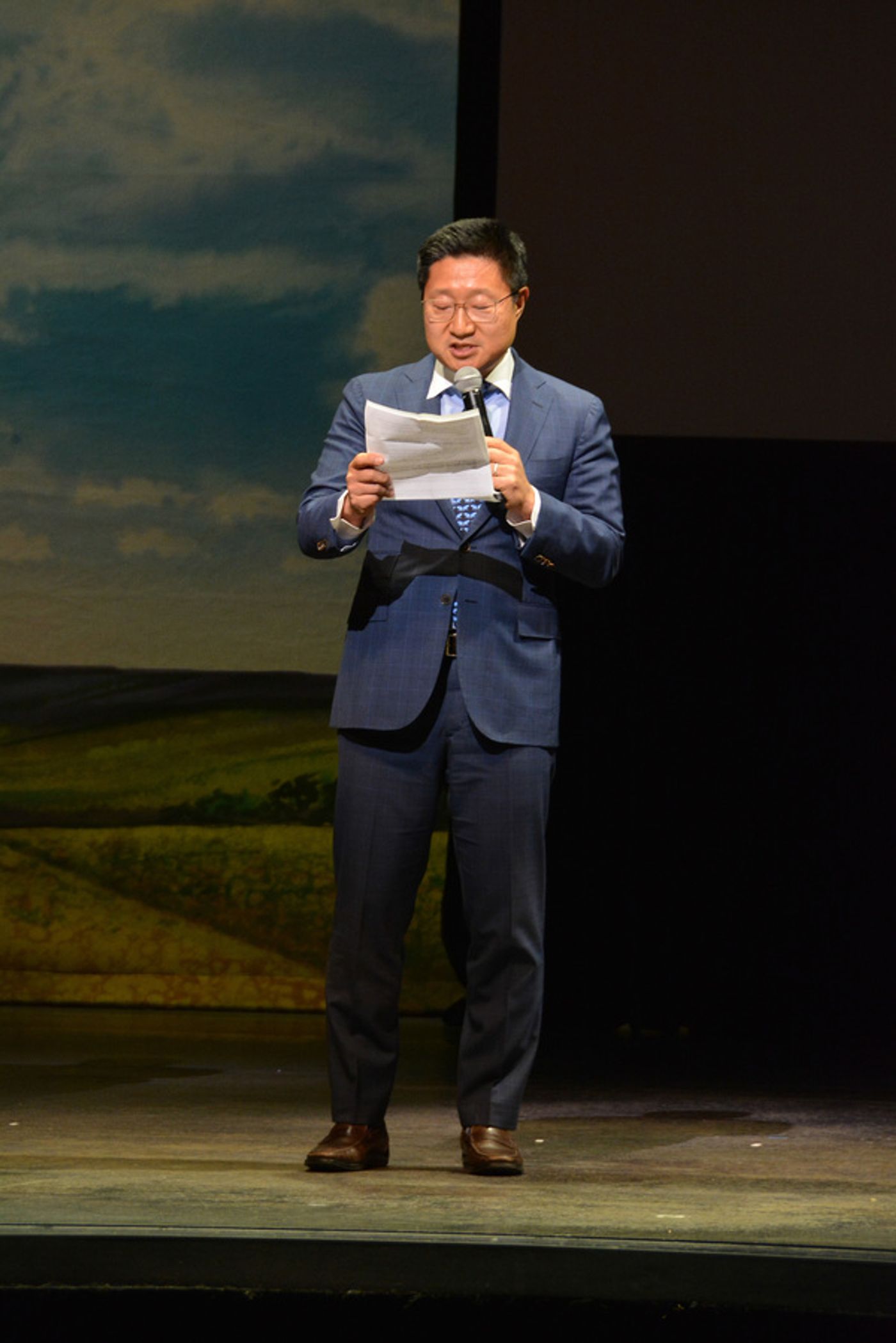 Photo Flash: John Oliver, Jude Law, Brad Oscar, Lesli Margherita, SPAMILTON Stars and More Perform at Only Make Believe's 2016 Gala Photo Flash: John Oliver, Jude Law, Brad Oscar, Lesli Margherita, SPAMILTON Stars and More Perform at Only Make Believe's 2016 Gala Image