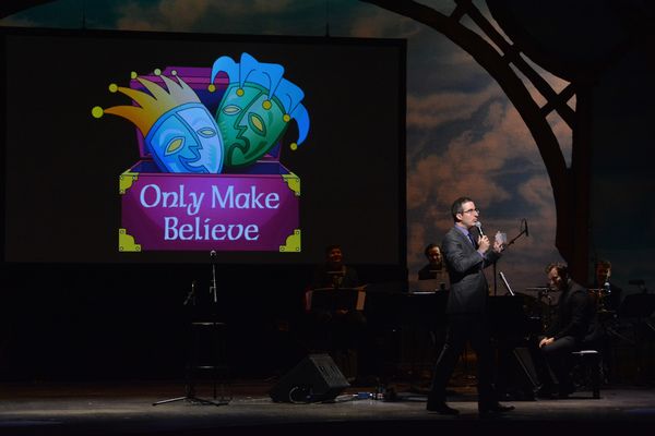 John Oliver Photo