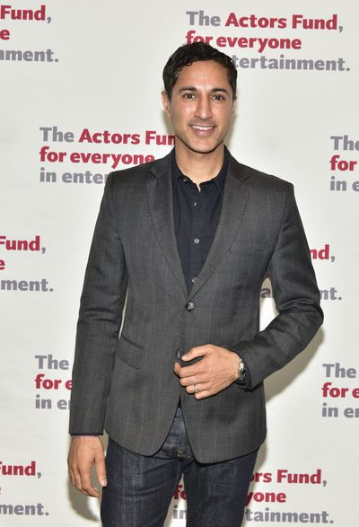  Maulik Pancholy Photo