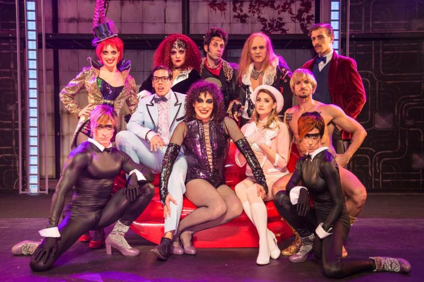 Review: THE ROCKY HORROR SHOW Phenomenon Reappears In New Brazilian Version By Moeller & Botelho  Image