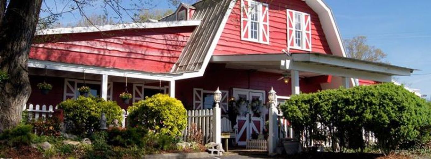 Review: Chaffin's Barn Does RED, WHITE & TUNA Up Right Review: Chaffin's Barn Does RED, WHITE & TUNA Up Right Image
