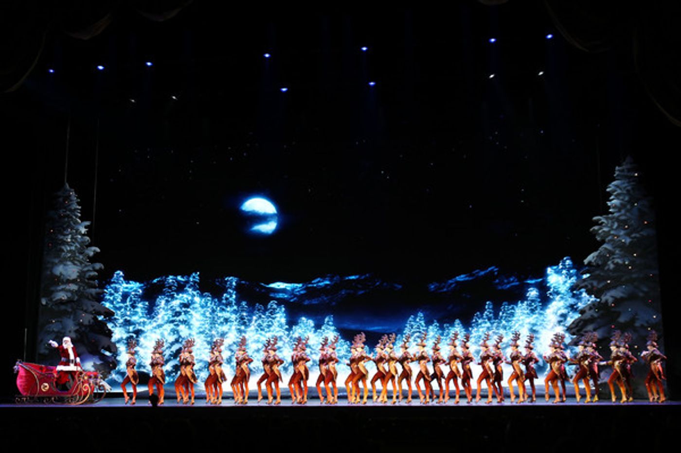Photo Flash: The Rockettes Sparkle in CHRISTMAS SPECTACULAR Opening Night at Radio City  Image