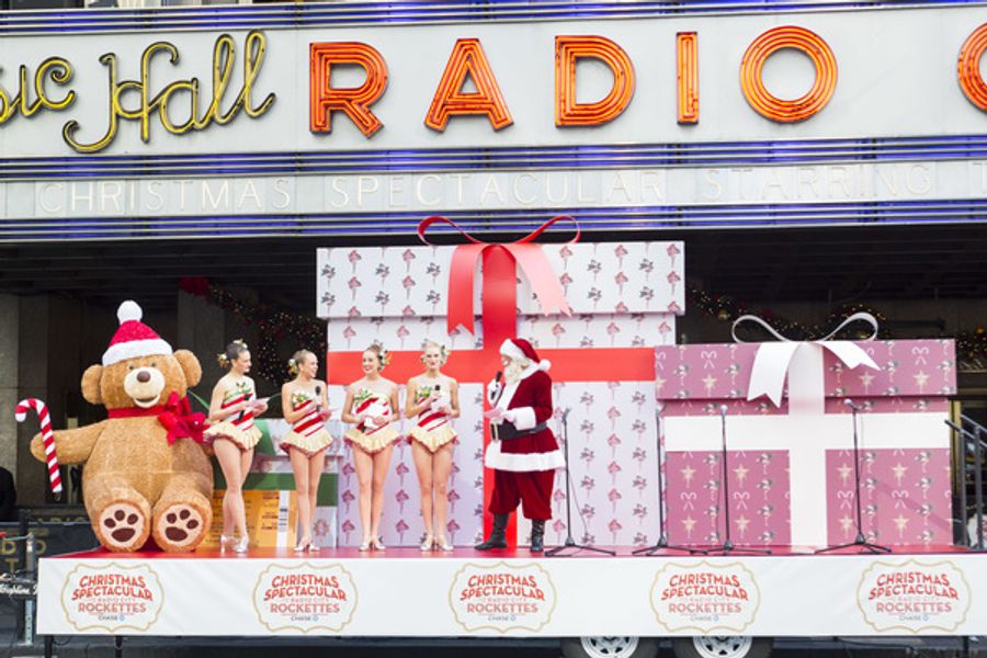 Photo Flash: The Rockettes and Santa Announce 2,000 'CHRISTMAS SPECTACULAR' Tickets for Garden of Dreams Image