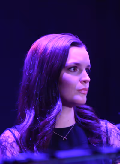 Jennifer Damiano Photo