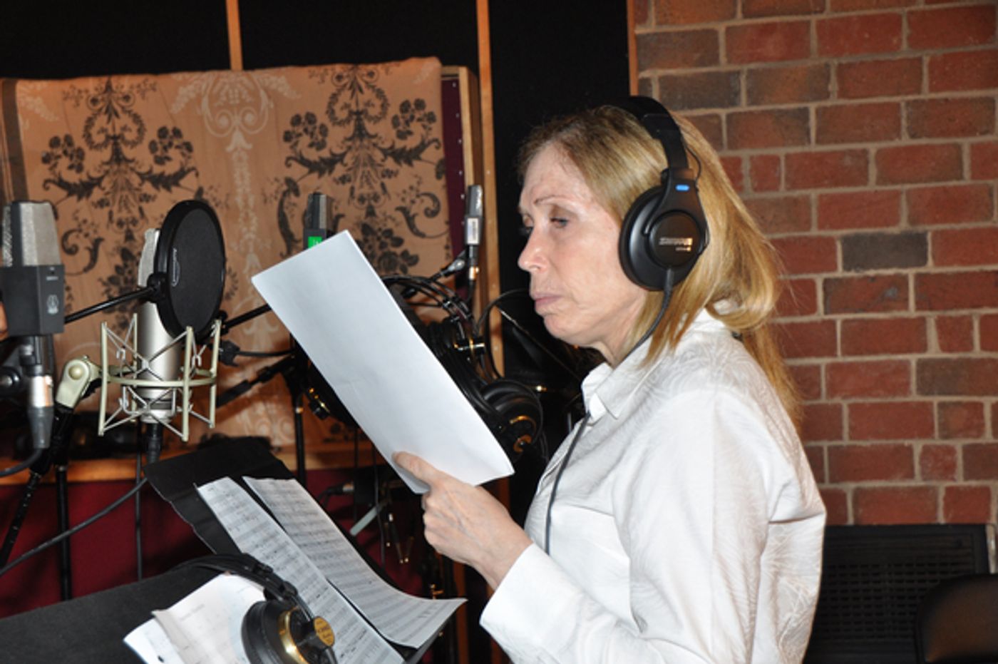 Exclusive Photo Coverage: FIDDLER ON THE ROOF Ushers In Hanukkah with Carols For A Cure  Image