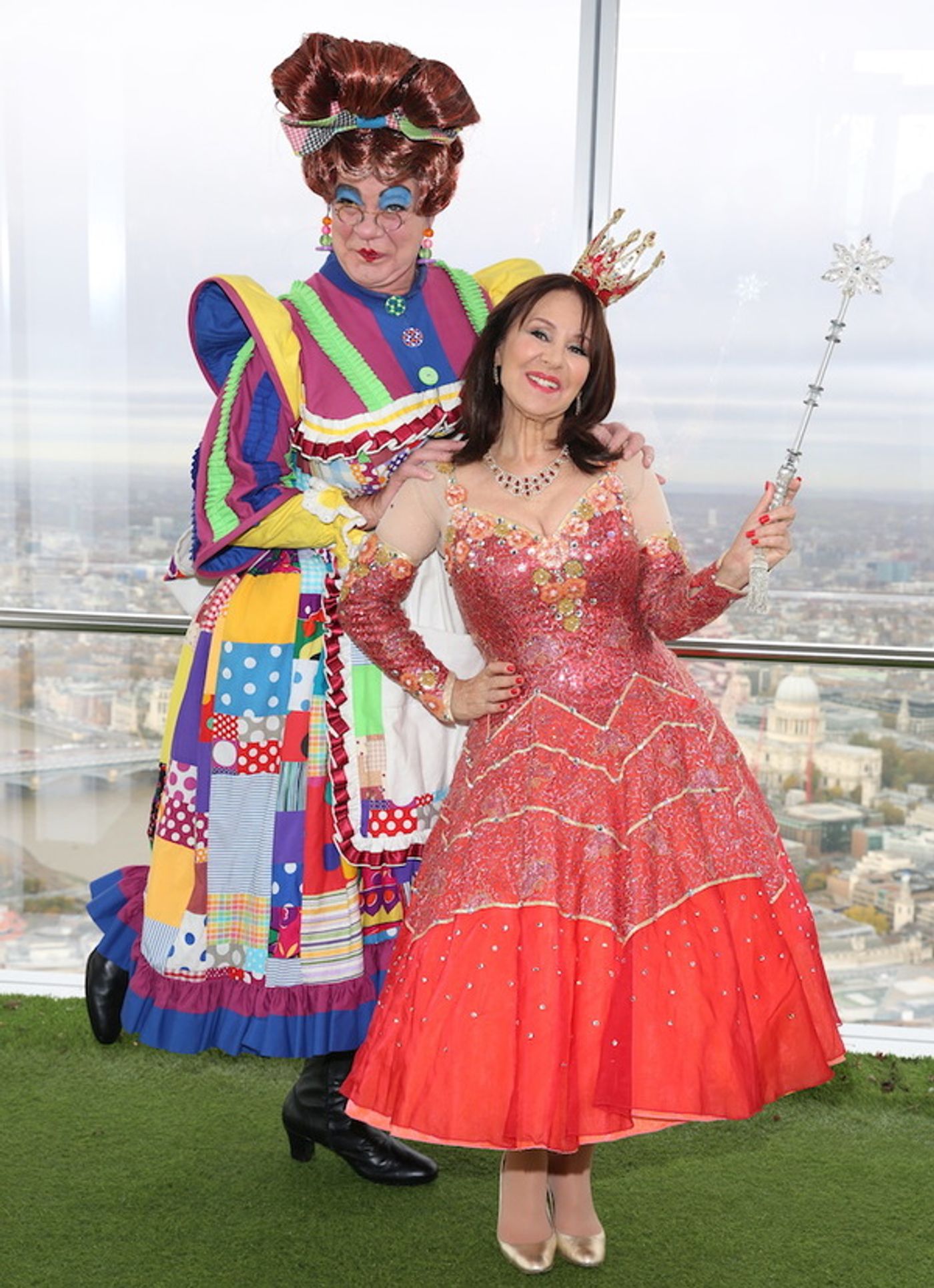 Photo Flash: Arlene Phillips, Matthew Kelly & Cast Launch DICK WHITTINGTON  Image