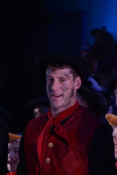 Luke Hawkins Photo
