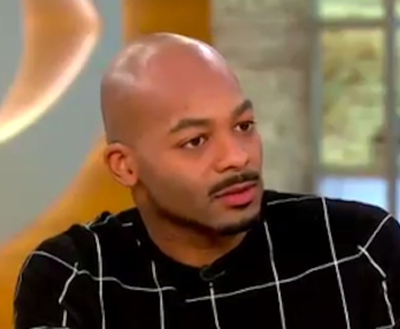 VIDEO: Idina Menzel & More Weigh In on HAMILTON Incident at AMA's  Image