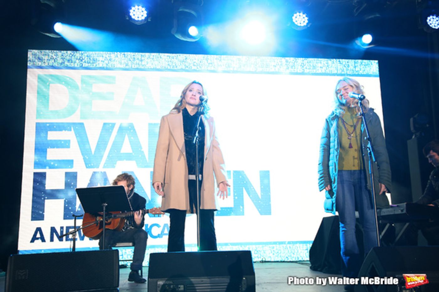 Photo Coverage: DEAR EVAN HANSEN Helps Bloomingdale's Ring In the Holiday Season Photo Coverage: DEAR EVAN HANSEN Helps Bloomingdale's Ring In the Holiday Season Image
