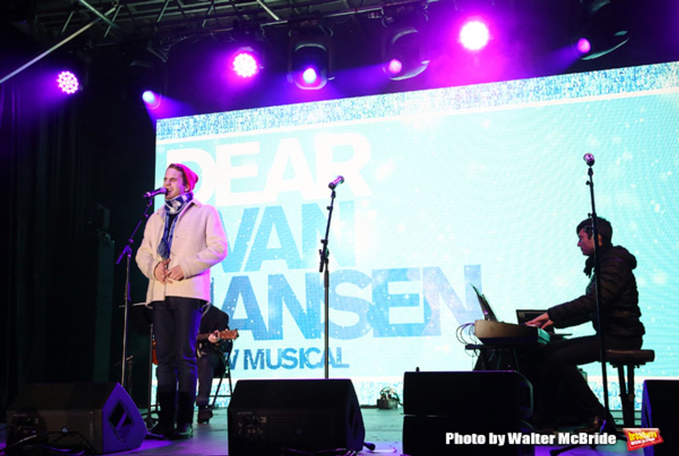 Photo Coverage: DEAR EVAN HANSEN Helps Bloomingdale's Ring In the Holiday Season  Image
