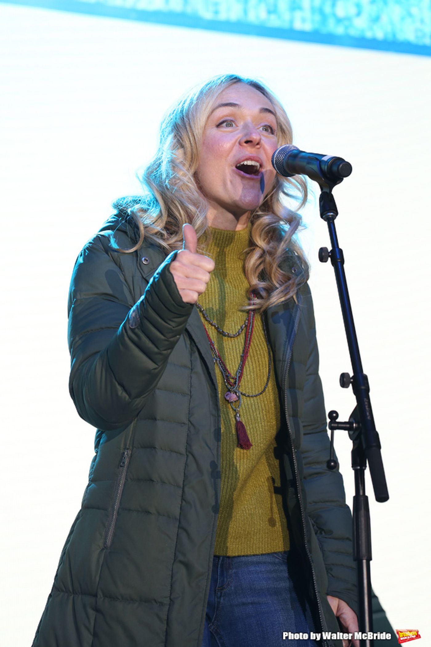 Photo Coverage: DEAR EVAN HANSEN Helps Bloomingdale's Ring In the Holiday Season  Image