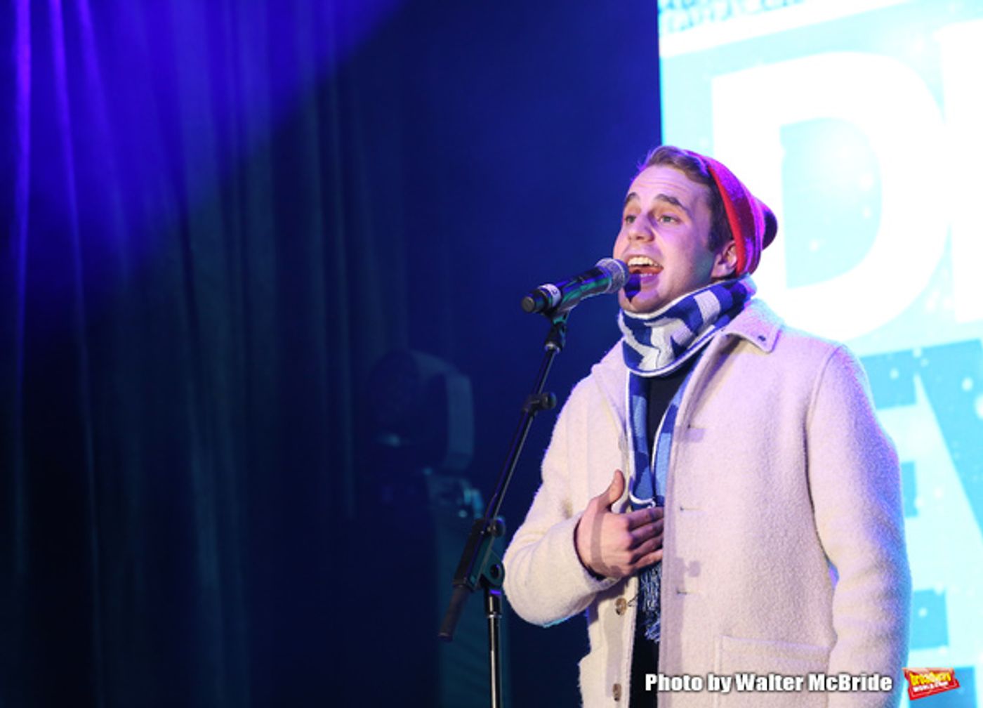 Photo Coverage: DEAR EVAN HANSEN Helps Bloomingdale's Ring In the Holiday Season  Image