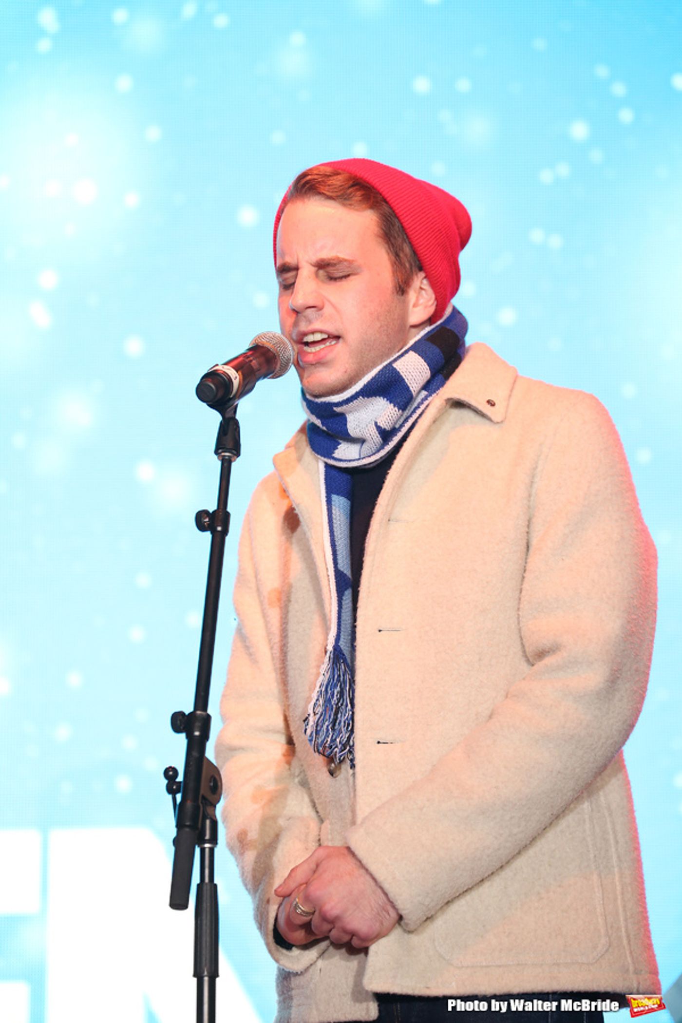 Photo Coverage: DEAR EVAN HANSEN Helps Bloomingdale's Ring In the Holiday Season  Image