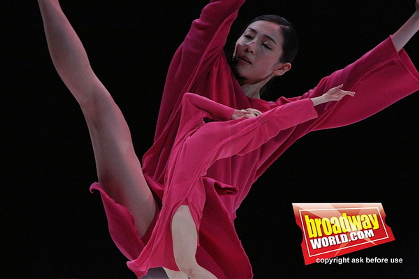 Photo Coverage: Cloud Gate 2 Performs in OUT OF ASIA 2 at Sadler's Wells  Image